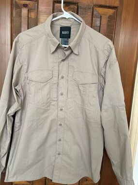 5.11 Tactical Men's Lightweight Long-Sleeve Shirt Jacket in Khaki Medium
